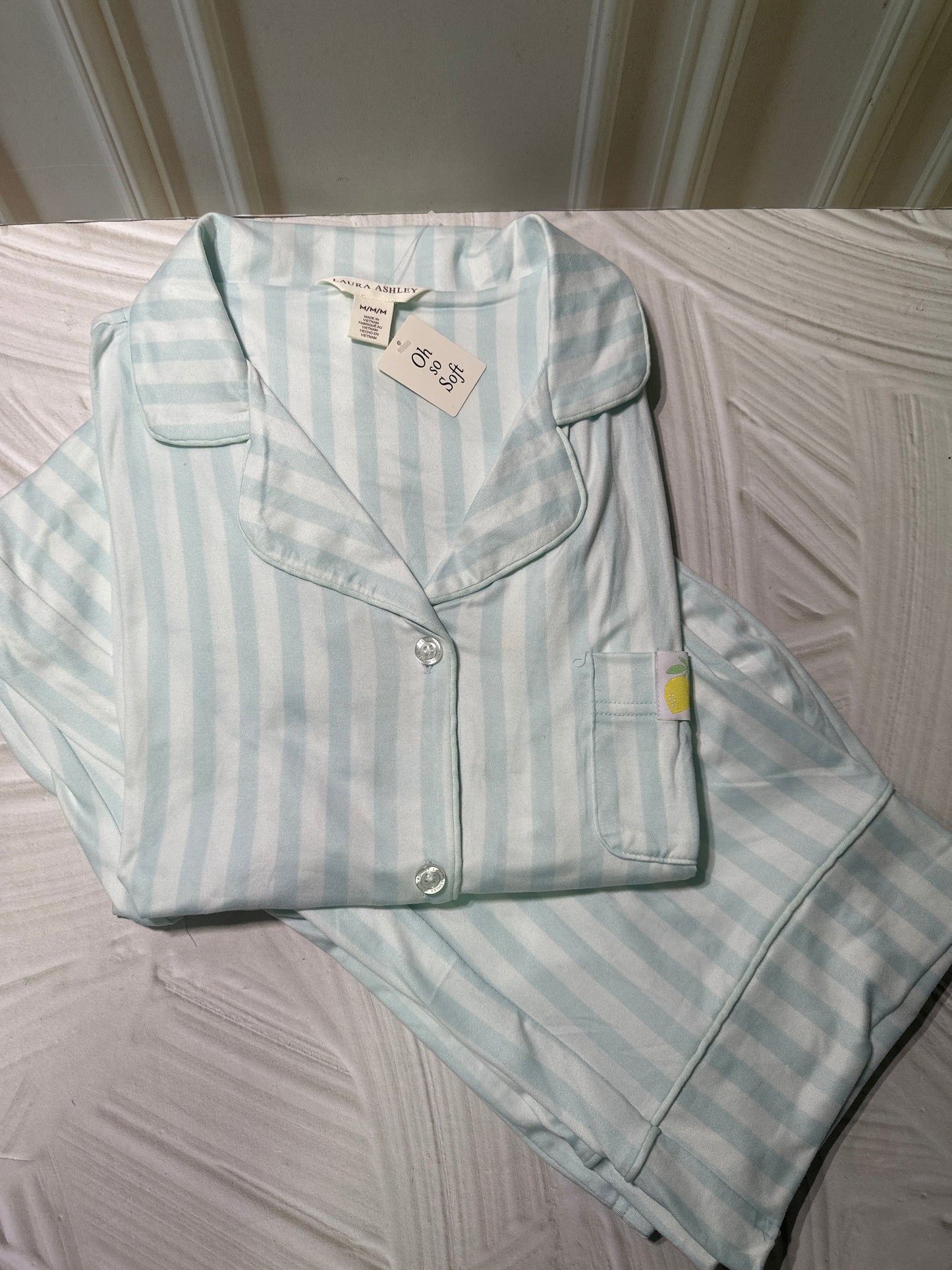 Pijama Rayada Menta y Blanco