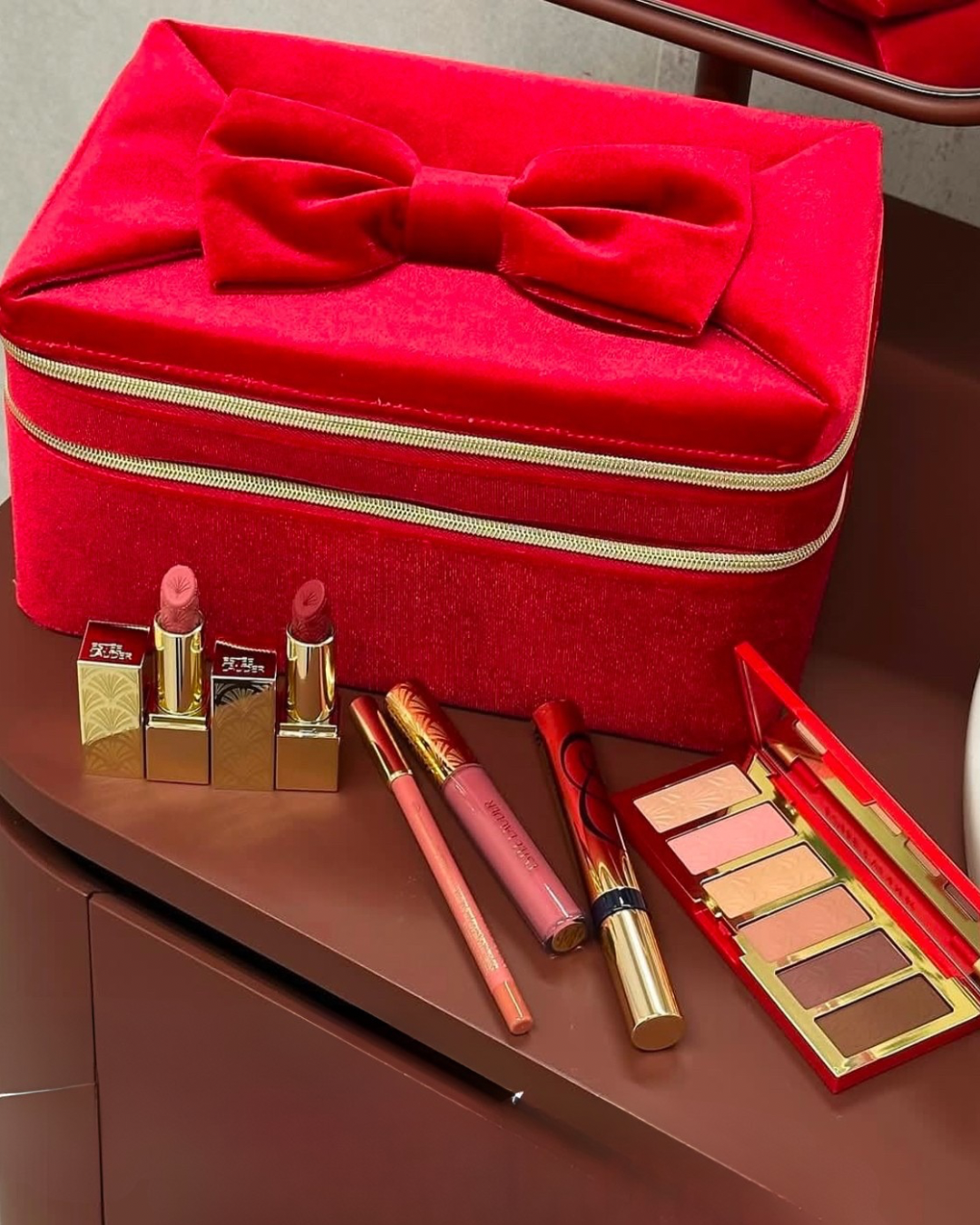 Estee Lauder Makeup & Skincare Set