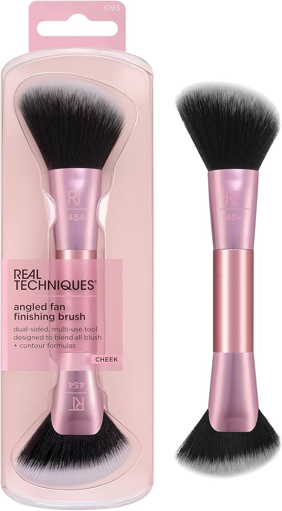 Brocha para difuminar blush y contorno Real Techniques