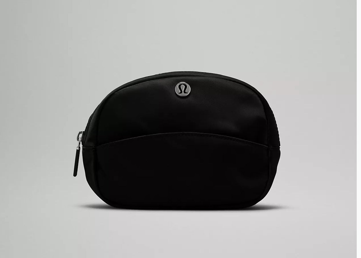 City Essentials Pouch
Mini Lululemon