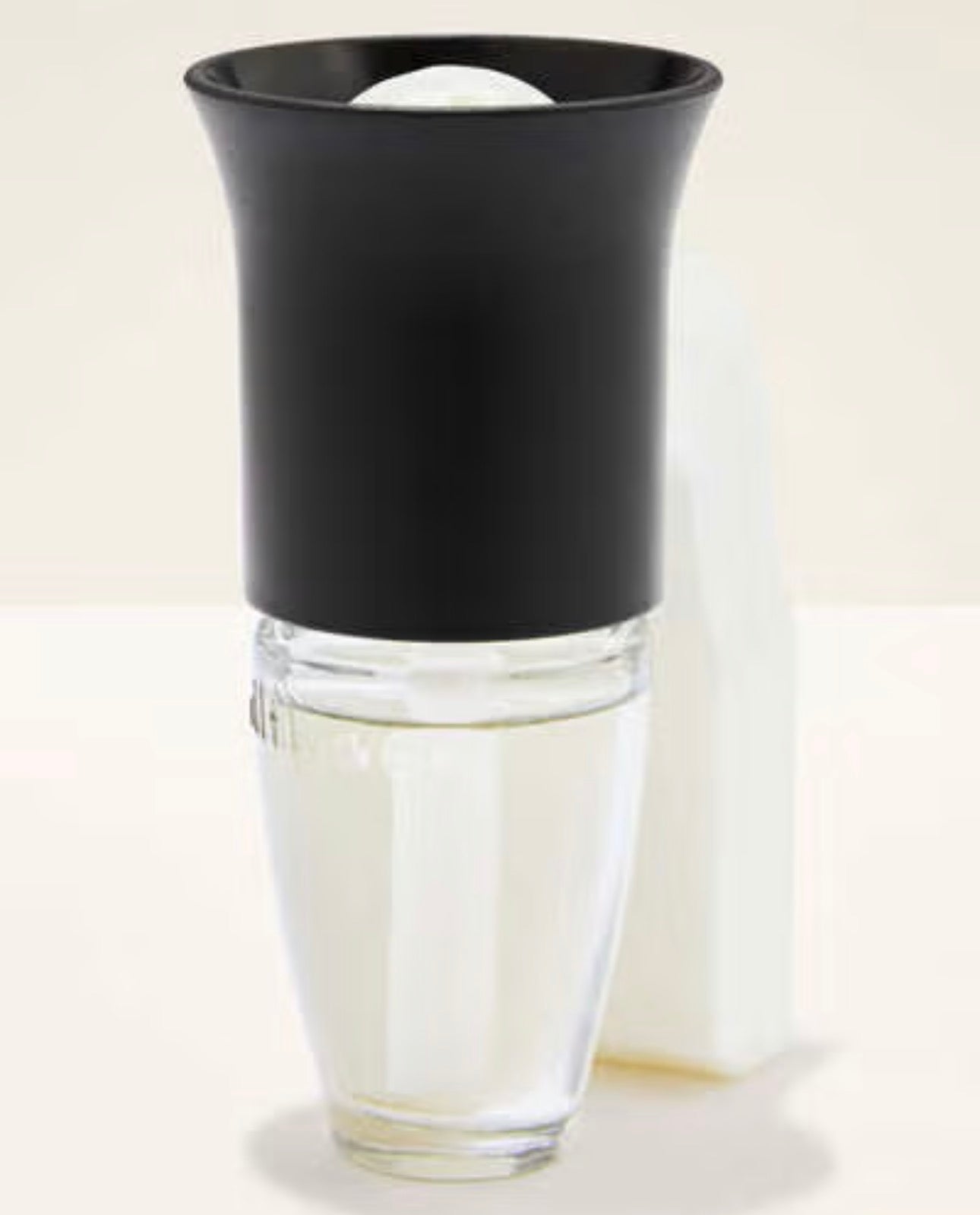 Conector de Pared Negro y Blanco