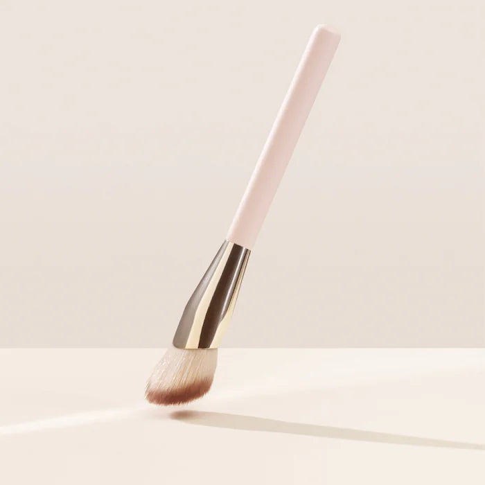 ✨Rare Beauty by Selena Gomez✨
Soft Pinch Blush Brush