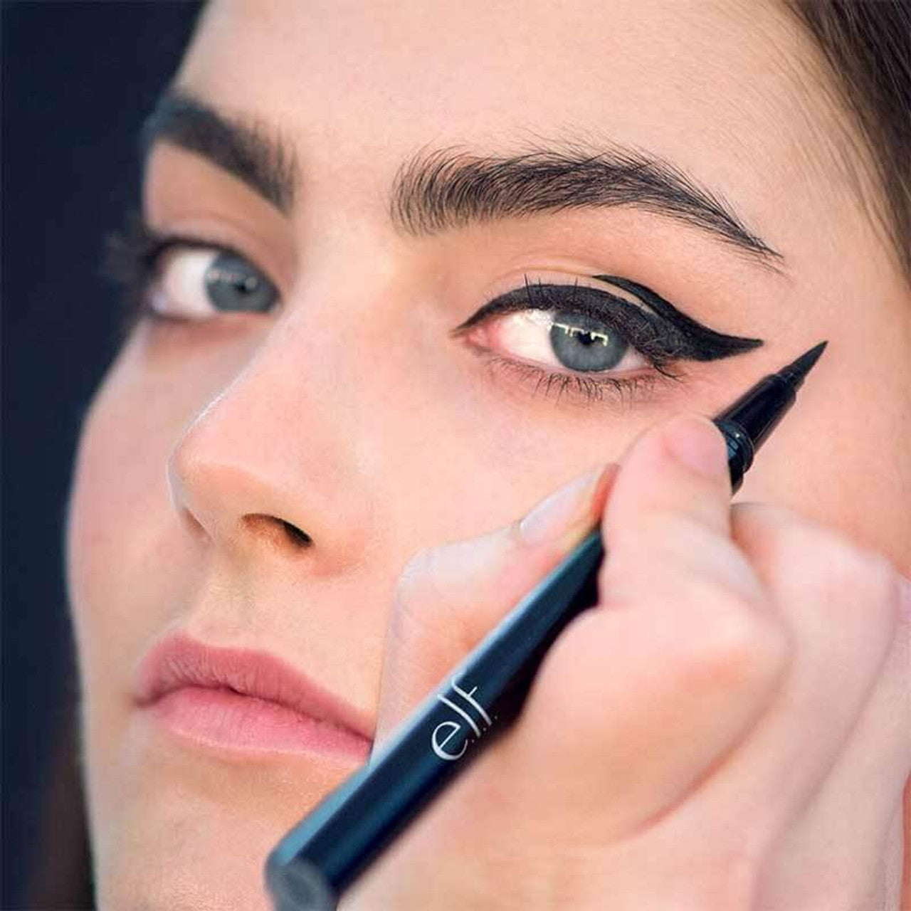 Elf H2O Proof Eyeliner Pen (a prueba de agua)