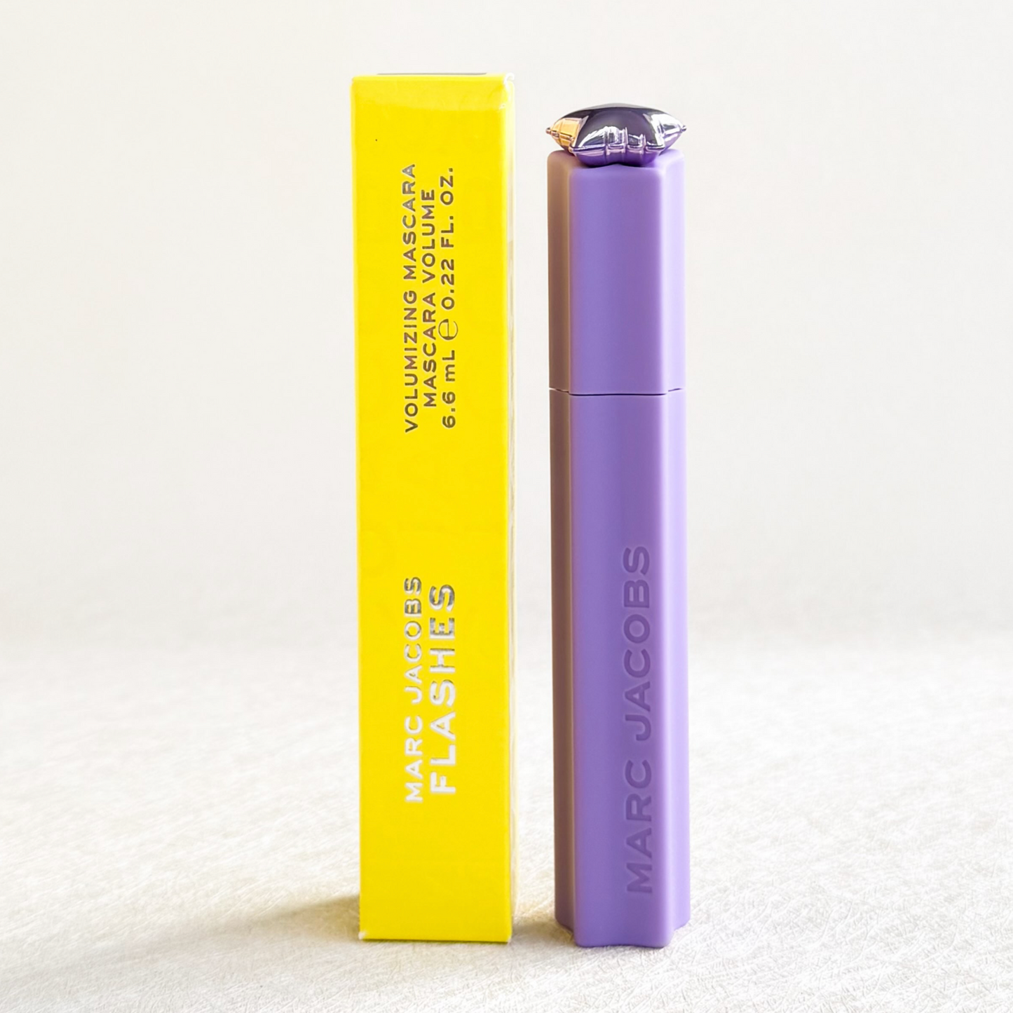 Marc Jacobs Beauty Flashes Lash-Defining Volume Mascara