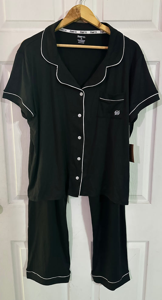 Pijama Born Negra con Orilla Blanca
