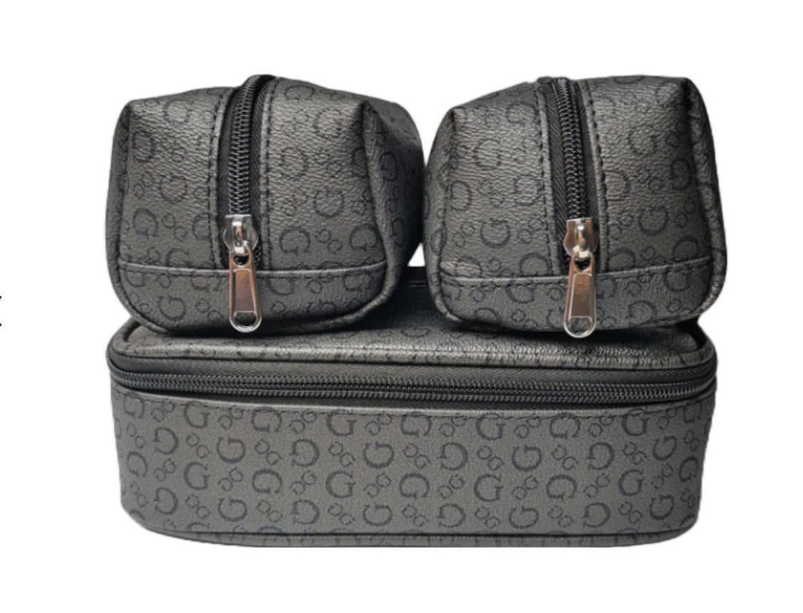 Cosmetiquera Guess