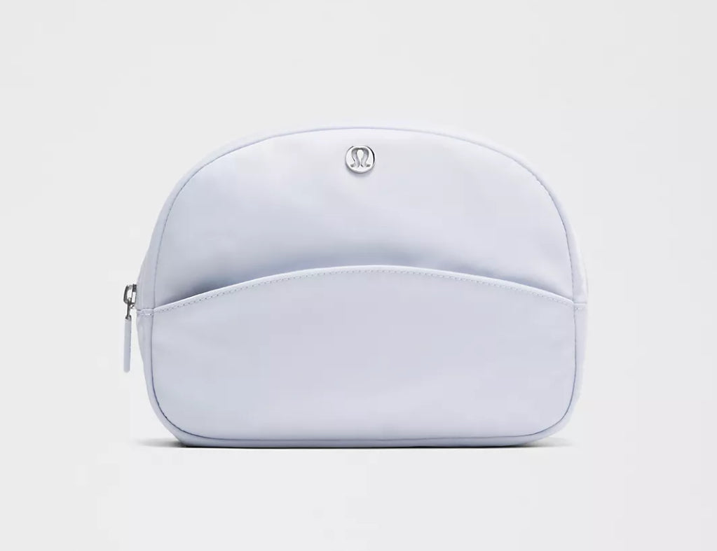 City Essentials Pouch 4L Lululemon