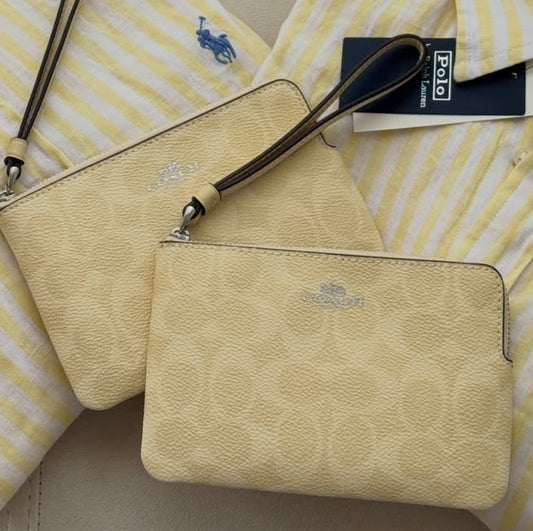 Wrislet Coach Butter Yellow 💛