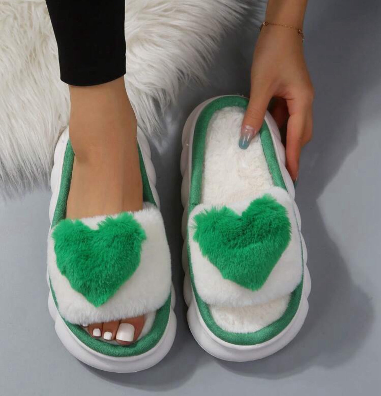 Pantufla de corazón color verde