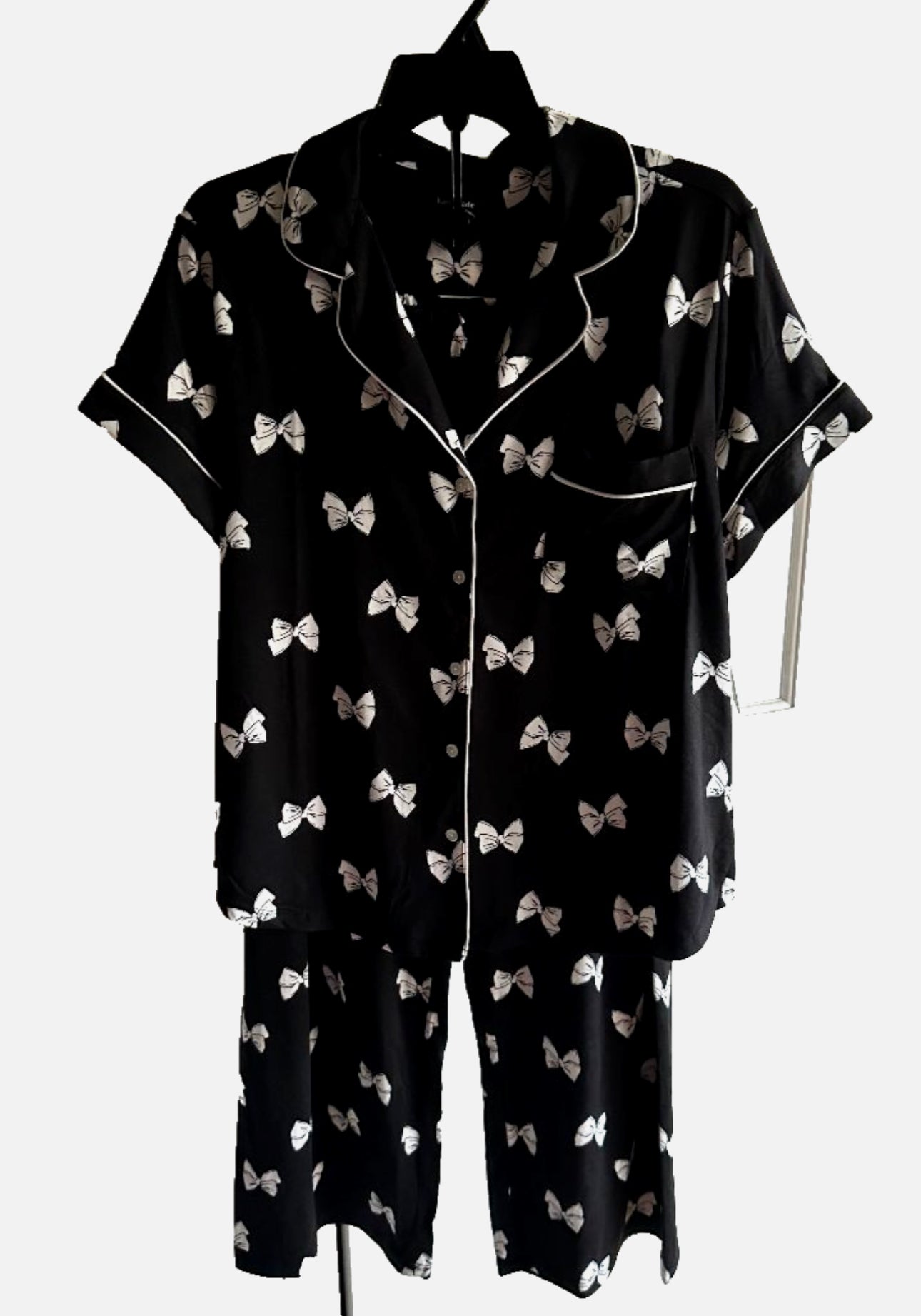 Pijama Negra de Lazos Blancos