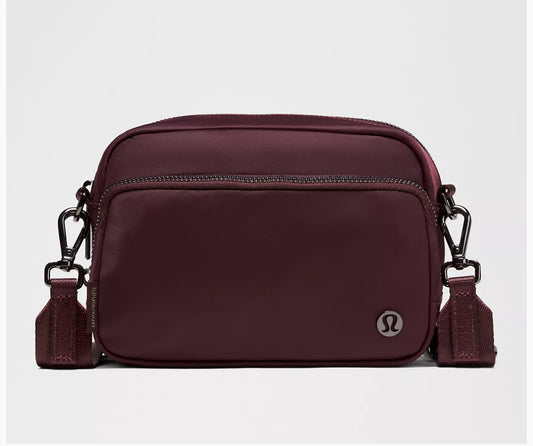 Everywhere Crossbody Bag 2L
Metal Hardware Lululemon