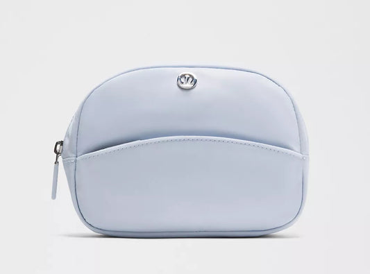 City Essentials Pouch
Mini Lululemon