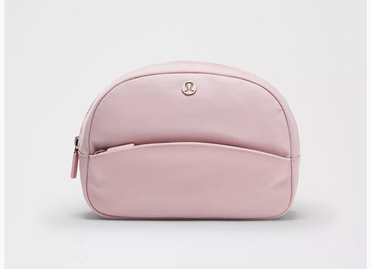 City Essentials Pouch 4L Lululemon