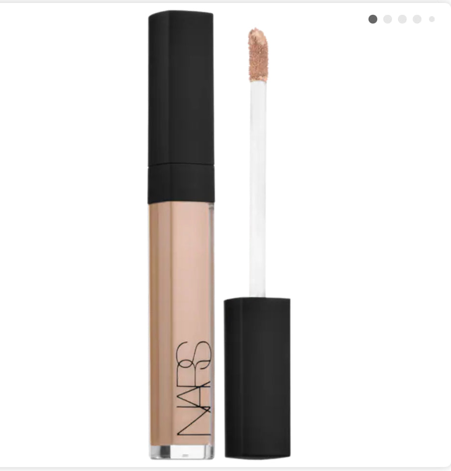NARS 
Radiant Creamy Concealer with Hydrating Medium Coverage
