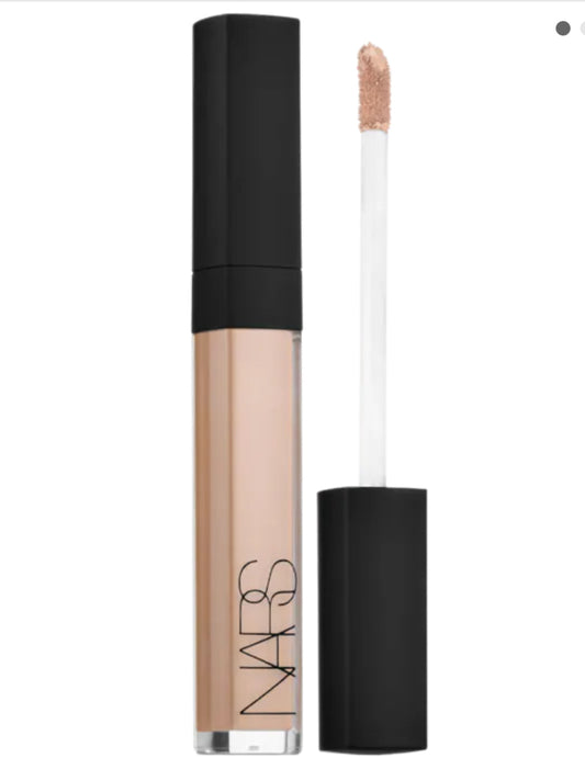 NARS 
Radiant Creamy Concealer with Hydrating Medium Coverage