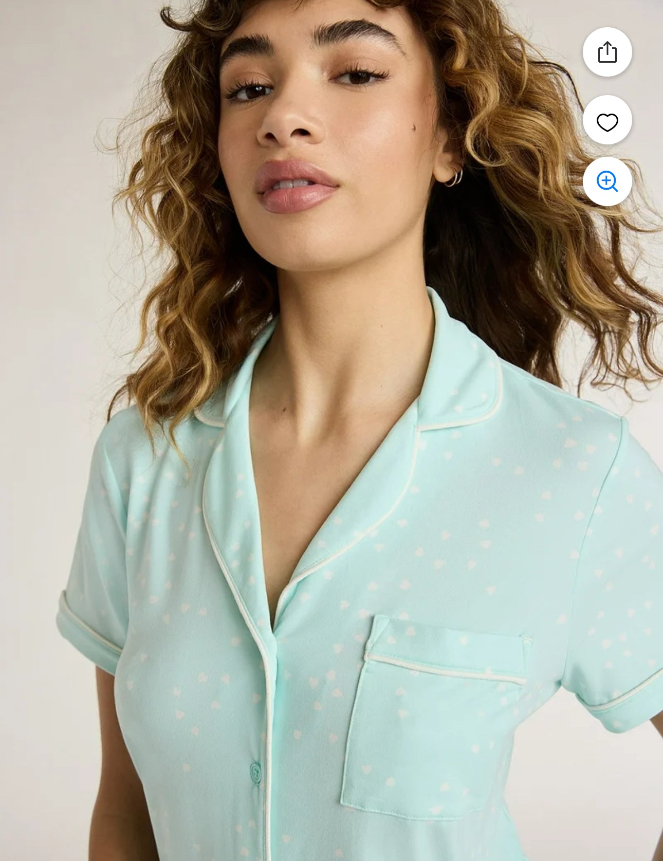 Pijama de Short Verde Menta con Corazones Blancos