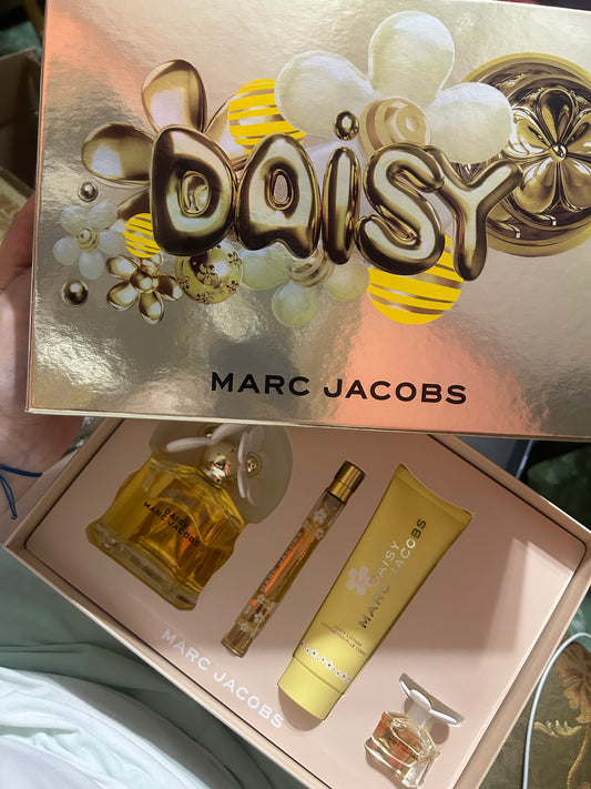 Marc Jacobs✨ Daisy 💛🌻