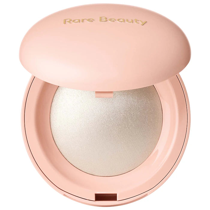 ✨Rare Beauty by Selena Gomez✨
Positive Light Silky Touch Highlighter