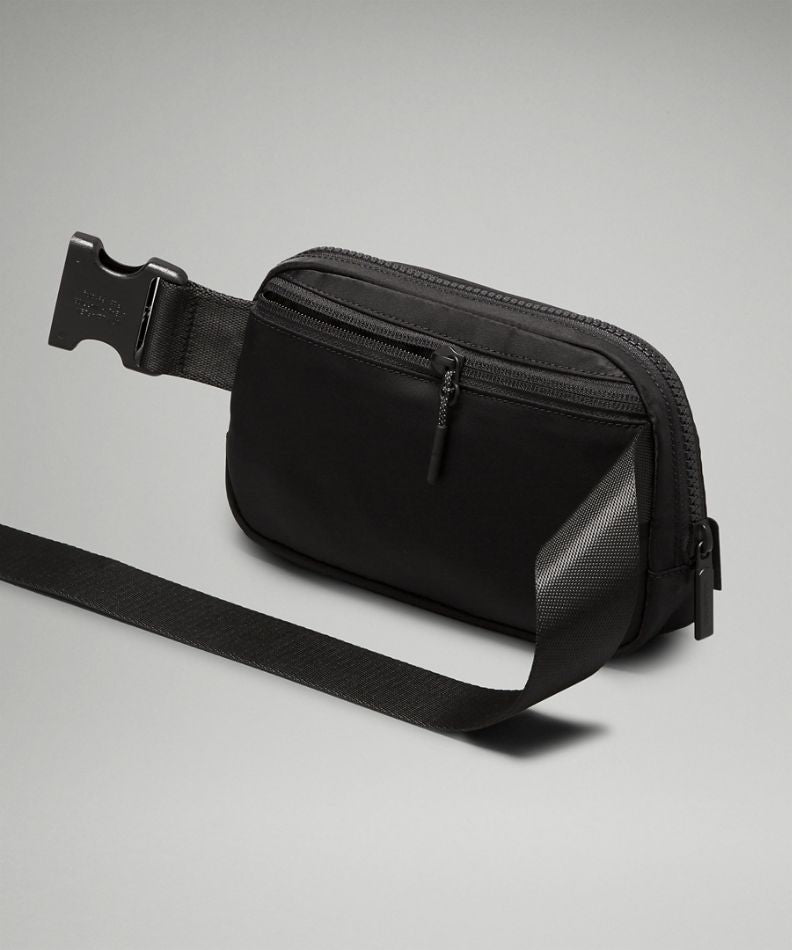 Lululemon Everywhere Belt Bag