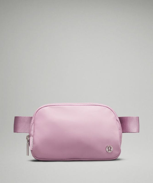 Lululemon Everywhere Belt Bag