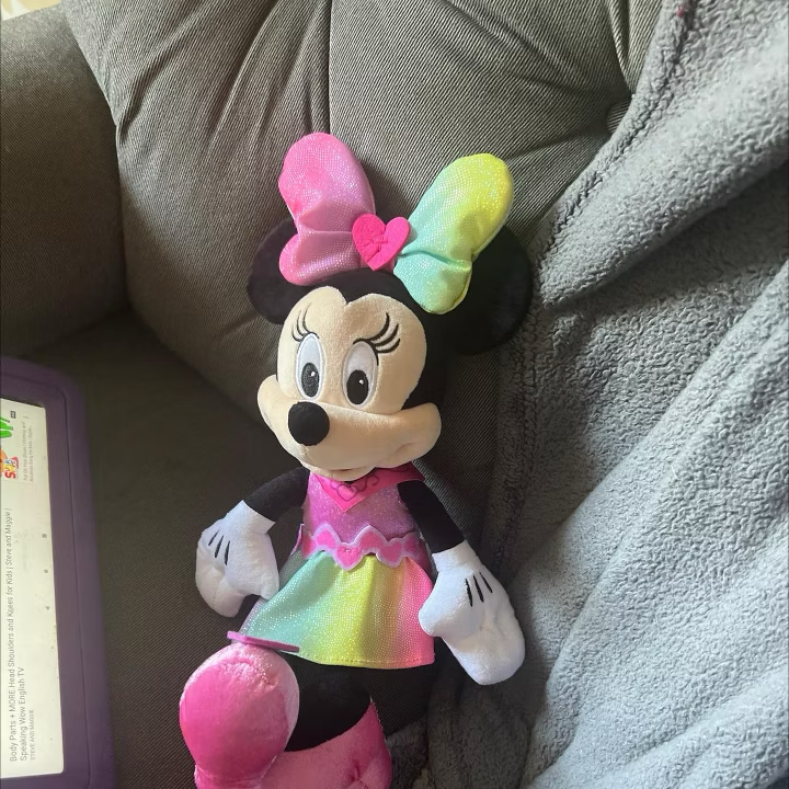 Sparkle & Sing Minnie Mouse Plush