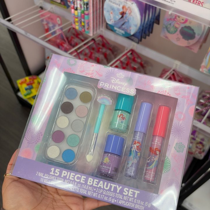 Disney Princess Little Mermaid Beauty Set in Tin