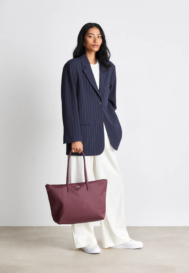 Cartera Lacoste Color Vino