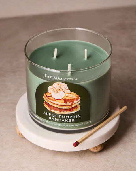 Apple Pumpkin Pancakes a 3-Wick Candle | Bath & Body Works