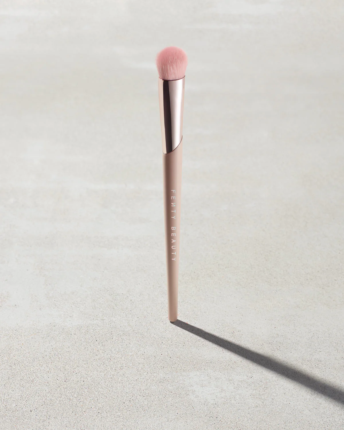 Fenty Beauty by Rihanna  Precision Concealer Brush 180