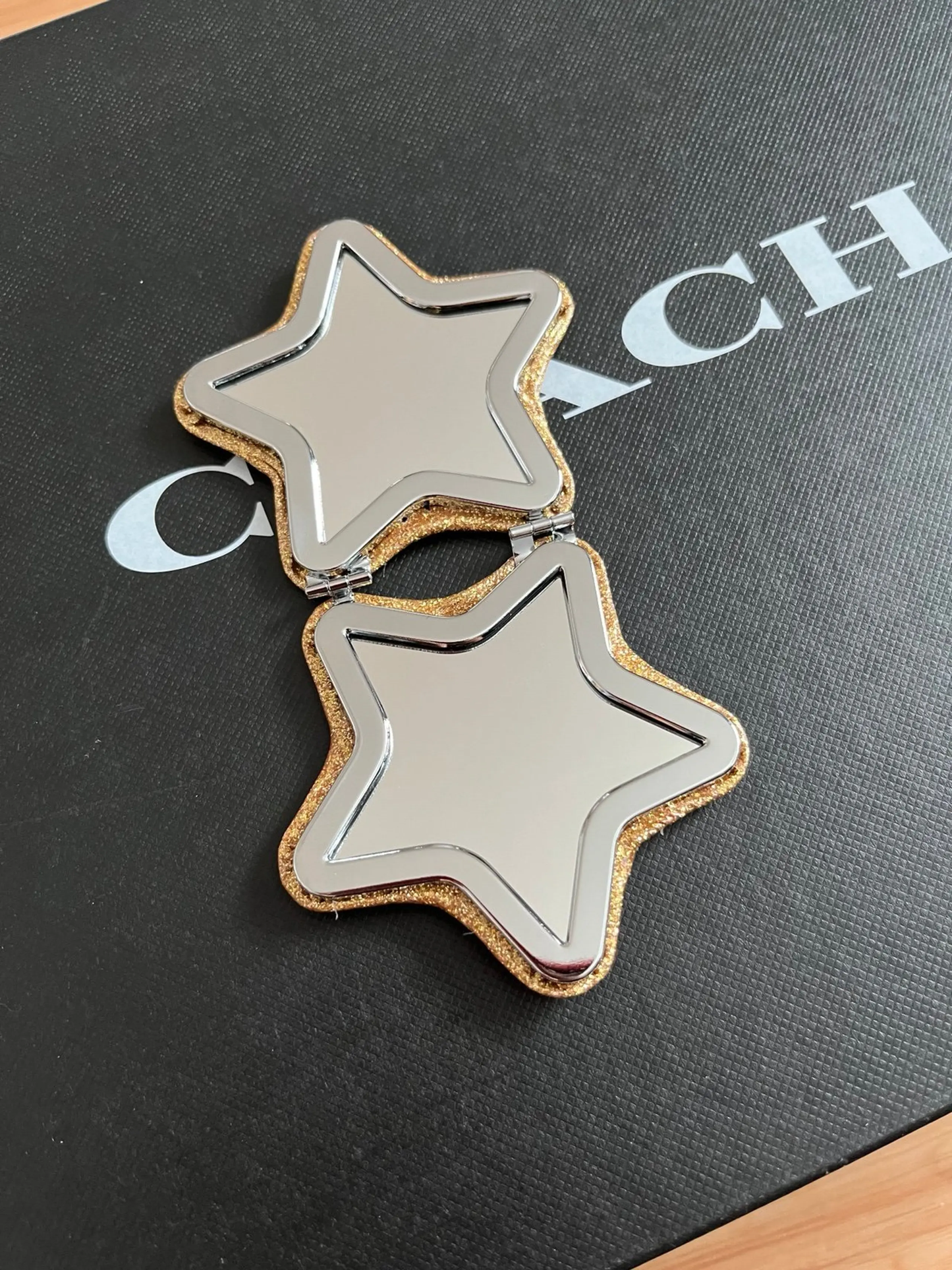 Coach Star Espejo Compacto